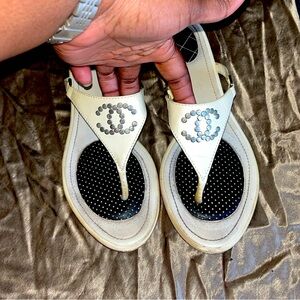 Chanel flats fair condition size 38 1/2